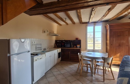 Saint-Cyr-en-Bourg House | Charming independent tufa house