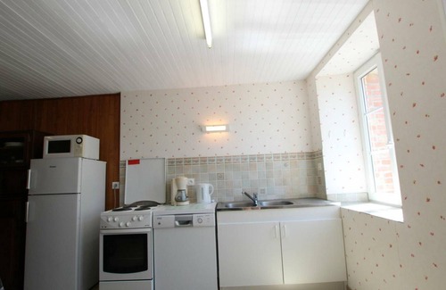 Le Grippon Cottage | Charming Countryside Retreat with Fireplace, Garden, and WiFi - Pets Welcome!