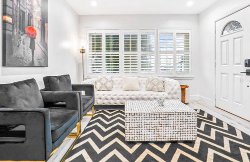 Ladera Heights House | Charming 3BR House - HD-WIN
