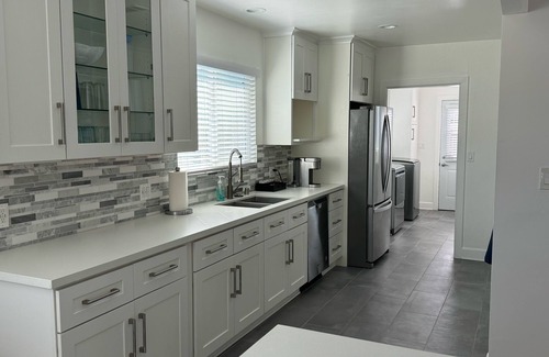 Ladera Heights House | Charming 3-bedroom house with WiFi and AC in View Park-Windsor Hills near LAX.