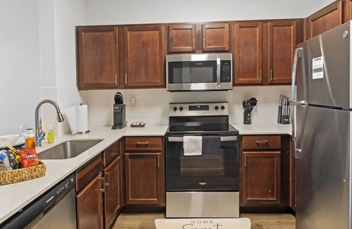 Frisco Apartment | Charming 1-bd apartment in Frisco with Fitness Room, Work Space & Swimming Pool
