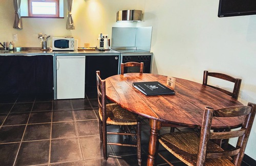 Etivey Bed & Breakfast | Charming 1 BDR Apt w/Garden in Quiet Village