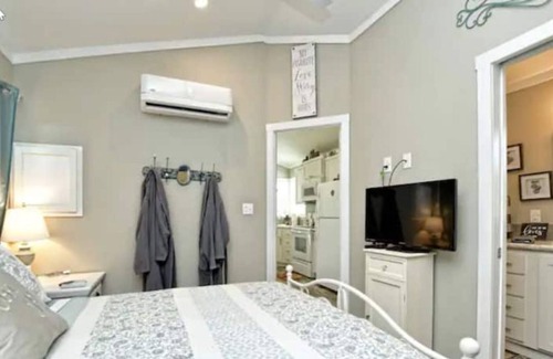 Silver Creek Village House | Charming 1-Bdrm Tiny Home- SUPs, KAYAK
