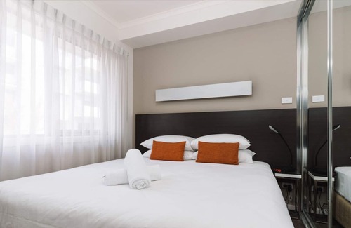 Greenway Apartment | Charming 1-Bed by South Point Shops