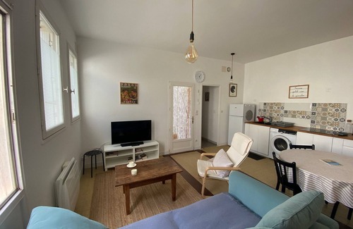Fouras House | Charming 1-Bed Home in Fouras, Steps from Beach & Town Center