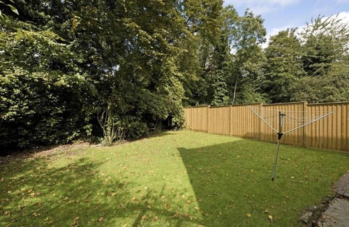 Wood Green Apartment | Charming 1-bed Studio in London