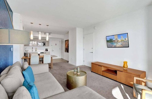 Hallandale Beach Apartment | Charming 1-Bedroom Condo Steps from the Ocean 505