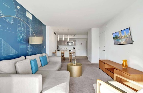 Hallandale Beach Apartment | Charming 1-Bedroom Condo Steps from the Ocean 505