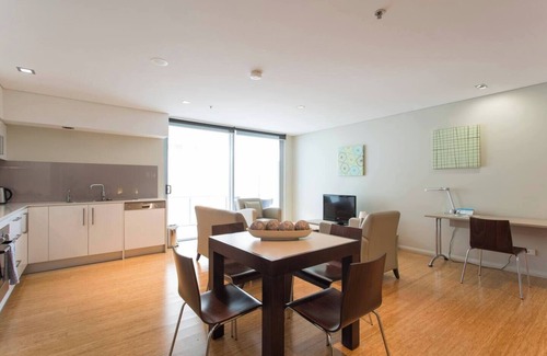 South Brisbane Apartment | Charming 1-bedroom apartment with AC, WiFi in lovely South Brisbane