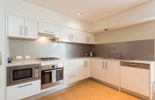 South Brisbane Apartment | Charming 1-bedroom apartment with AC, WiFi in lovely South Brisbane