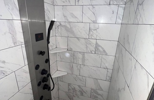 Orange Apartment | Charming 1-bedroom apartment in superb City of Orange with AC,Parking,Internet