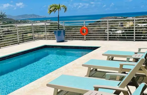 Green Cay Apartment | Charming 1-bedroom apartment in Christiansted overlooking the Caribbean Sea