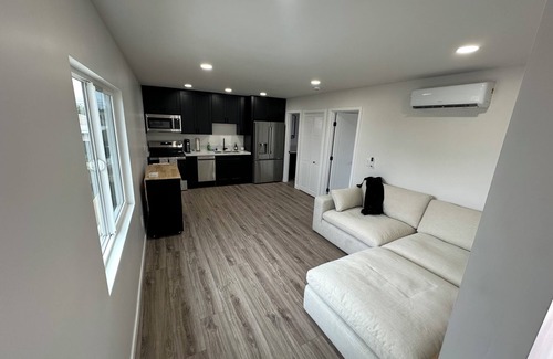 Clairemont Mesa West House | Charming 1-bedroom 1-bath in marvelous San Diego with AC