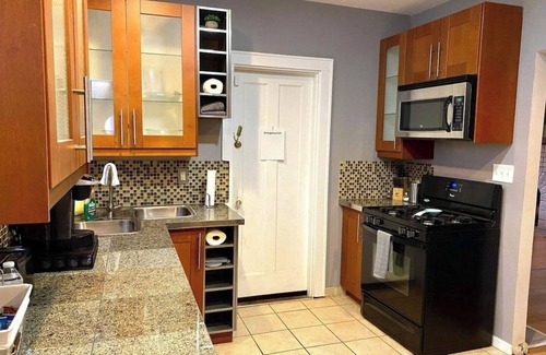 Westwood Apartment | Charming 1-bedroom apartment with WiFi, AC in marvelous Cincinnati