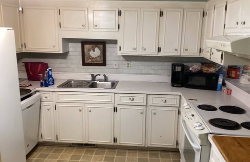 Echo Farms Apartment | Charming 1-bedroom apartment in Wilmington with WiFi and AC