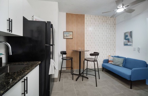 Sunrise Apartment | Charming 1-bedroom aFLL apartment near Sawgrass & Hard Rock with WiFi, AC.