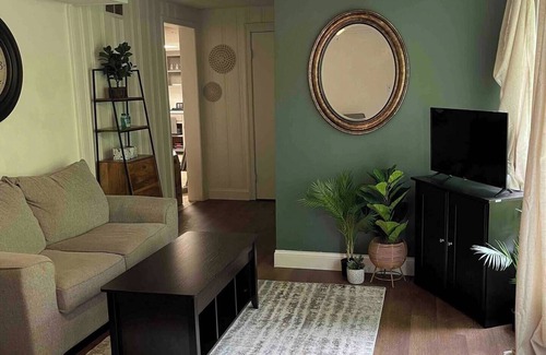 Lynchburg Apartment | Charming 1-bedroom apartment in Lynchburg near LU and hospitals