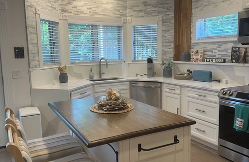 Brewster Apartment | Charming 1-bedroom apartment in beautiful Brewster with WiFi, AC