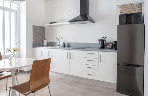El Pilar Apartment | Charming 1-bedroom apartment in lovely València with WiFi, AC