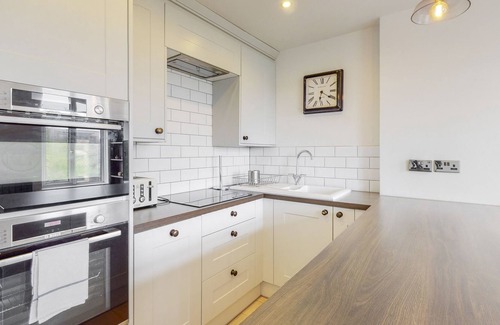 Brixton Apartment | Charming 1 Bedroom Apartment in Brixton Hill