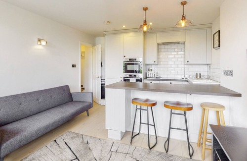 Brixton Apartment | Charming 1 Bedroom Apartment in Brixton Hill
