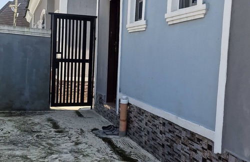 Ekrokpe Apartment | Charming 1-bedroom apartment in cool Opete, Udu, Warri