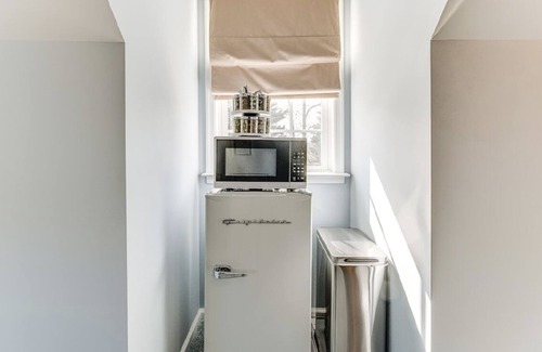 Andersonville Apartment | Charming 1-bedroom apartment with AC, WiFi in serene Dillwyn countryside