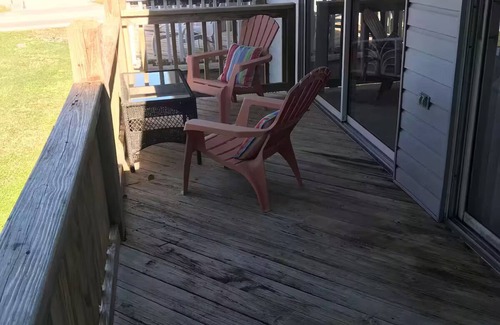 Laurel Apartment | Charming 1-bedroom apartment in amazing Nokomis