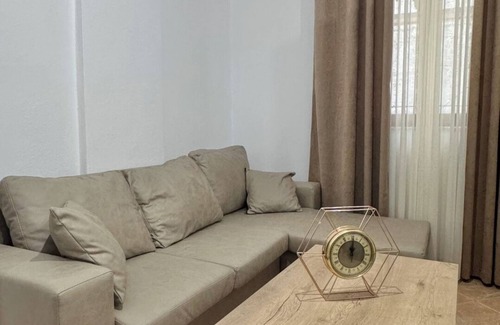 Tirana Apartment | Charming 1-bedroom apartment in wonderful Tiranë with WiFi, AC