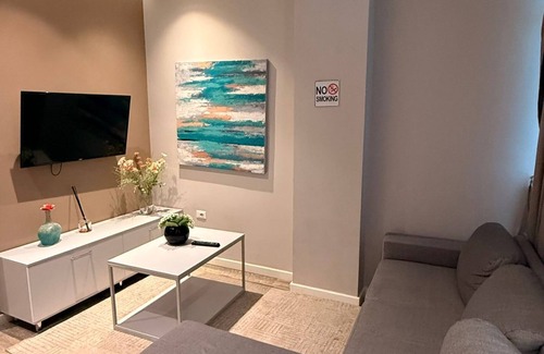Tirana Apartment | Charming 1-bedroom apartment in wonderful Tiranë with AC, WiFi