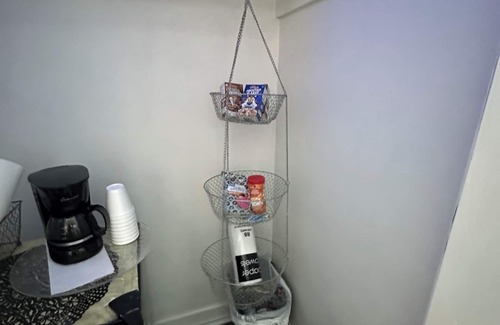 Albany Apartment | Charming 1-bedroom apartment Tranquil Pondside- 5mins from downtown