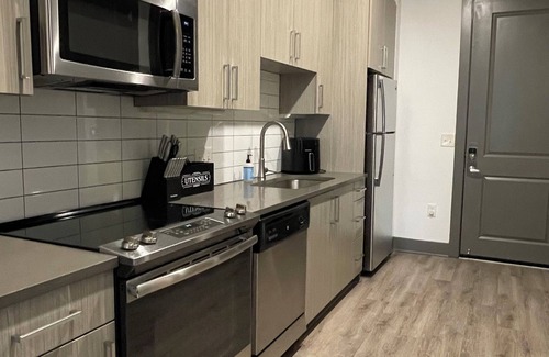 North Decatur Apartment | Charming 1-bedroom apartment in wonderful Decatur with fitness room, AC