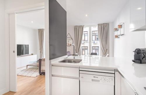 Trafalgar Apartment | Charming 1-Bedroom Apartment in Central Madrid Stylish Retreat for 2, Alonso Martinez I