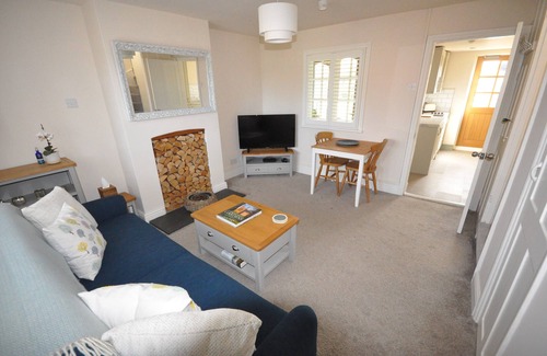 Landbeach Cottage | Charming 1-bedroom cottage with parking - 5 miles to Cambridge