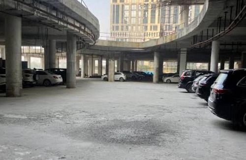Noida Apartment | Charming 1-bedroom city and river view apartment in pleasant Noida with WiFi, AC
