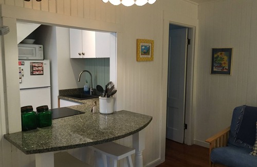 West Hyannisport Cottage | Charming 1 Bedroom Cottage Close To Beautiful Craigville Beach