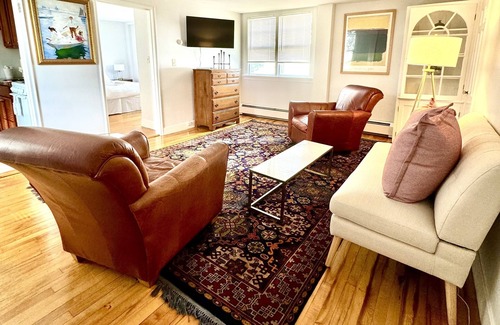 Salem Apartment | Charming 1 Bedroom Condo on Salem Common, Parking