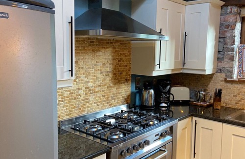 Killarney Cottage | Charming 1 Bedroom Cottage at The Priory Killarney