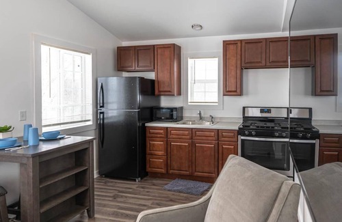 Laurium Cottage | Charming! 1 Bedroom Cottage- ski, snowmobile,Mountain bike
