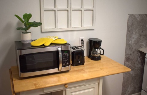 Corning Apartment | Charming 1-bedroom flat in lovely Corning