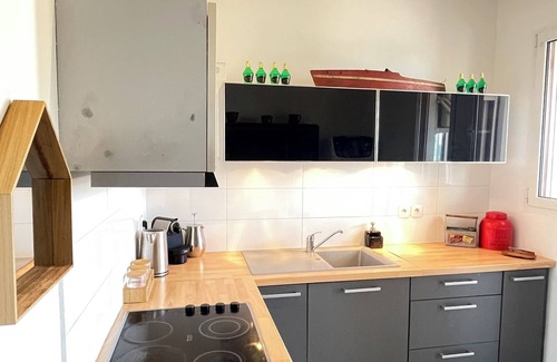 La Madeleine Apartment | Charming 1-bedroom flat WATER VIEW in lovely Nice, France. 5n from the BEACH.