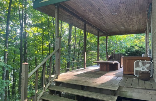 Montpelier House | Charming 1-bedroom house in the woods, 5 minute walk to downtown Montpelier