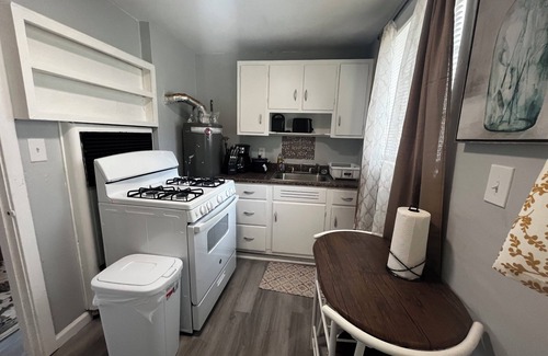 Valdosta Apartment | Charming 1-bedroom historical apartment in tranquil Valdosta