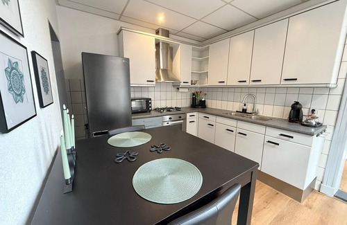 Apeldoorn House | Charming 1-bedroom house in delightful Apeldoorn with WiFi