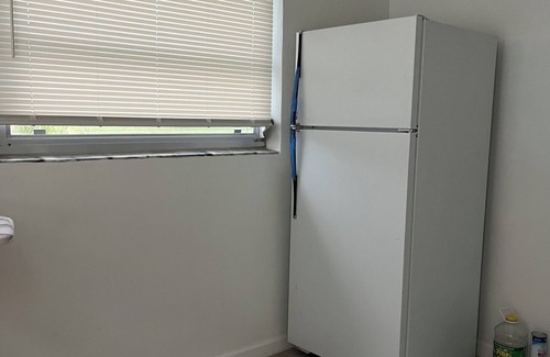 Melbourne House | Charming 1-bedroom house with AC, WiFi in amazing Melbourne.