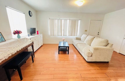 South San Gabriel House | Charming 1-bedroom house in Rosemead with WiFi, AC