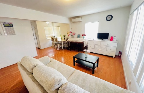 South San Gabriel House | Charming 1-bedroom house in Rosemead with WiFi, AC