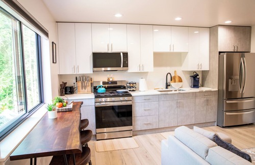 Wasilla House | Charming 1-bedroom house in peaceful Wasilla with King Bed