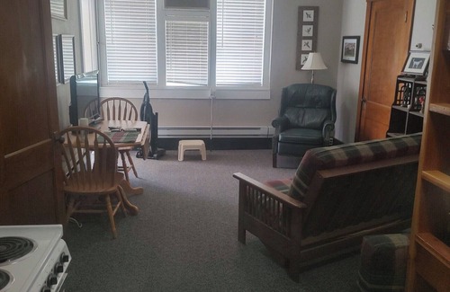 Garfield Apartment | Charming 1-bedroom Hunter's Retreat - sleeps 4
