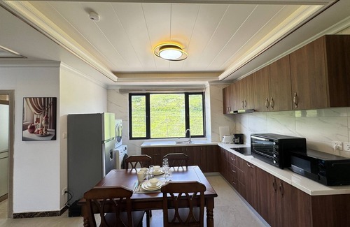 Challengers Resort | Charming 1-bedroom resort in lovely Trinity with AC